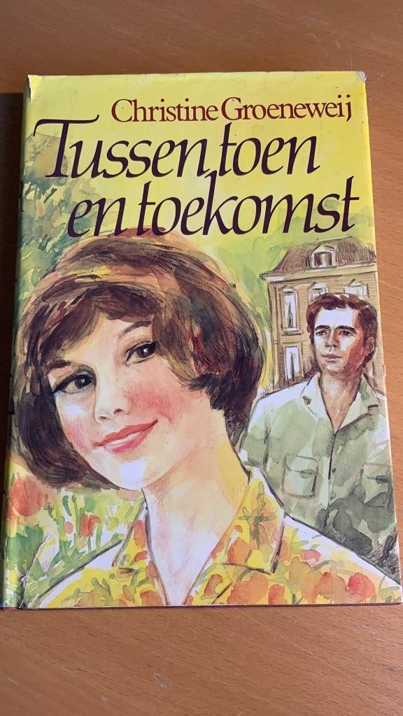 Tussen toen en toekomst - Christine Groeneweij, Ophalen of Verzenden, Zo goed als nieuw