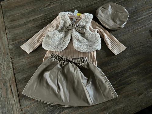 Nieuw met aangehecht kaartje! Shein 3-delig set beige 80-86, Kinderen en Baby's, Babykleding | Maat 80, Nieuw, Meisje, Setje, Ophalen of Verzenden