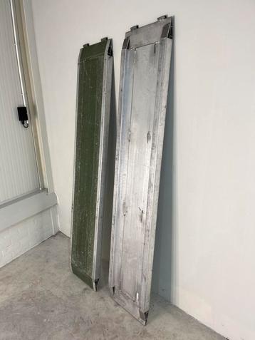 Oprij platen heavy duty 205 cm lang x 40 cm breed beschikbaar voor biedingen