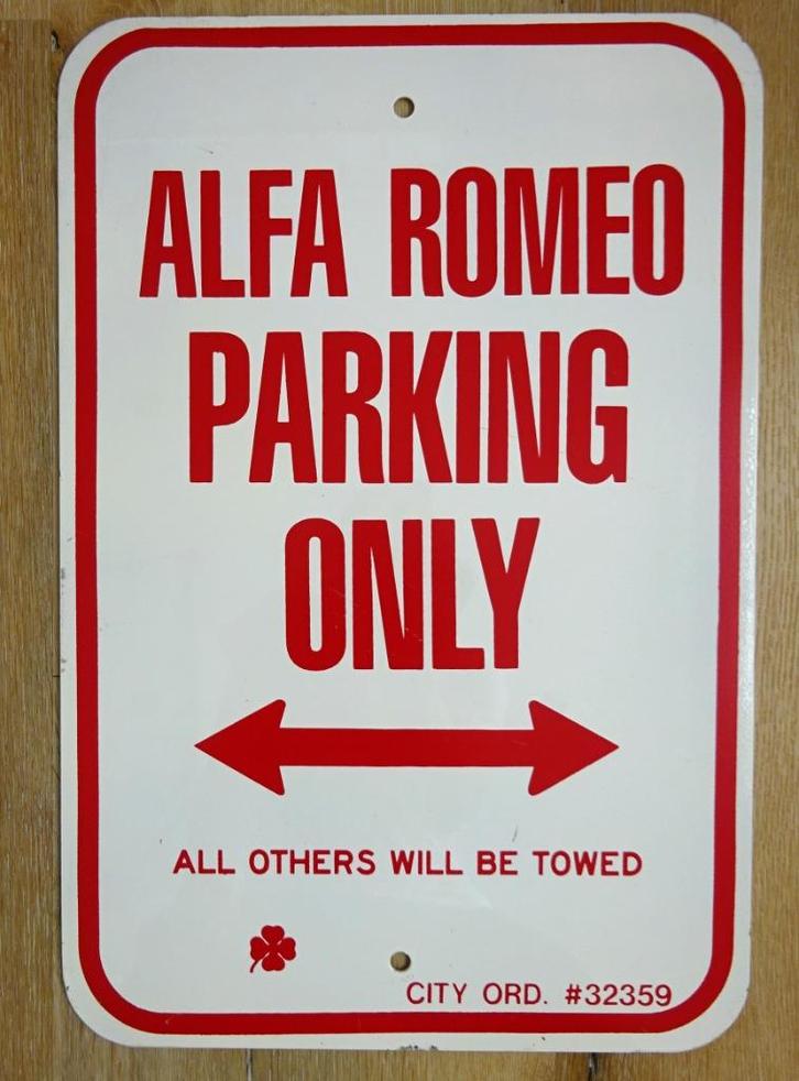 Metalen plaat Alfa Romeo Parking Only bord, Verzamelen, Automerken, Motoren en Formule 1, Zo goed als nieuw, Auto's, Ophalen of Verzenden