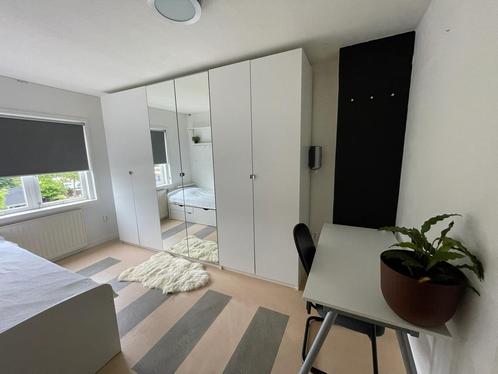 Kledingkast PAX met spiegeldeuren (300 x 60d x 240h), Huis en Inrichting, Kasten | Kledingkasten, Gebruikt, 200 cm of meer, 200 cm of meer