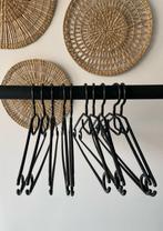 Zwarte kunststof kledinghangers (antislip), Ophalen, Zo goed als nieuw, Kunststof