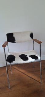 Gijs van der Sluis stoel met koeienhuid, Huis en Inrichting, Stoelen, Ophalen, Overige kleuren, Zo goed als nieuw, Eén