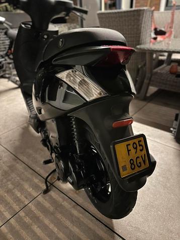 Piaggio Zip 4t 80cc vespa sprint blok geel kenteken!! beschikbaar voor biedingen