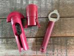 Tupperware flesopener, kurkentrekker, afsluiting wijnfles, Ophalen of Verzenden, Gebruikt, Rood