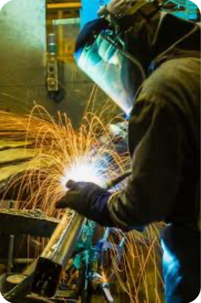 Gezocht iemand die kan lassen, Doe-het-zelf en Verbouw, Gereedschap | Lasapparaten, Gebruikt, Tig, 150 tot 250 ampère, Ophalen