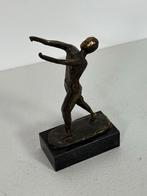 Bronzen Beeld met Patina op Marmeren Sokkel, Ophalen of Verzenden