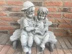 Kinderen op Bankje , hoogte 46cm, Tuin en Terras, Ophalen, Nieuw, Beton, Mensenbeeld