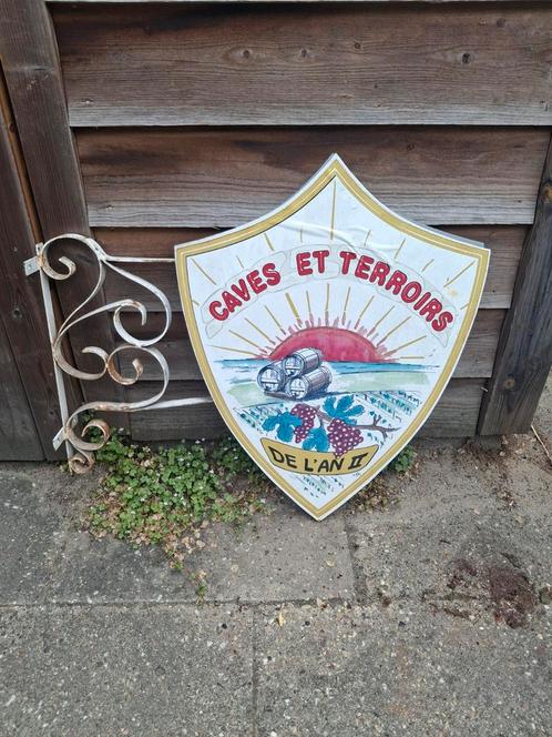 Prachtig oud uithangbord Caves et terroirs met gietijzer, Verzamelen, Merken en Reclamevoorwerpen, Gebruikt, Reclamebord, Ophalen
