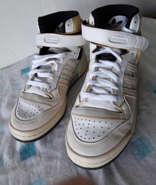 Adidas, bijzonder mooie diverse kleuren half hoge sneaker M5, Kinderen en Baby's, Kinderkleding | Schoenen en Sokken, Zo goed als nieuw