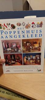 V. Boulton - Het poppenhuis aangekleed, Ophalen of Verzenden, Zo goed als nieuw, V. Boulton