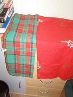 Twee vierkante kerstkleedjes, Diversen, Kerst, Ophalen of Verzenden, Zo goed als nieuw