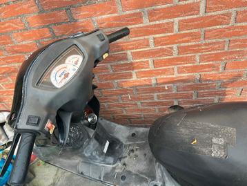 Scooter - Opknapper of Onderdelen beschikbaar voor biedingen