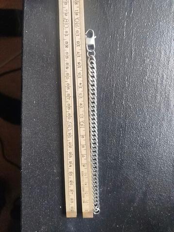 Stalen armband beschikbaar voor biedingen