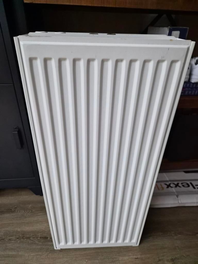Witte radiator in goede staat T33 90x40, Ophalen, Radiator, Minder dan 60 cm, Zo goed als nieuw