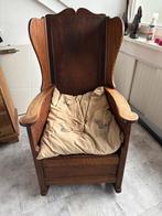 Antieke houten stoel met armleuningen, Ophalen