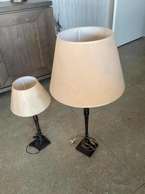 2 vintage Schemerlampen - beige gewerkte kap (KWF), Huis en Inrichting, Lampen | Lampenkappen, Gebruikt, 50 cm of meer, Rond, Beige