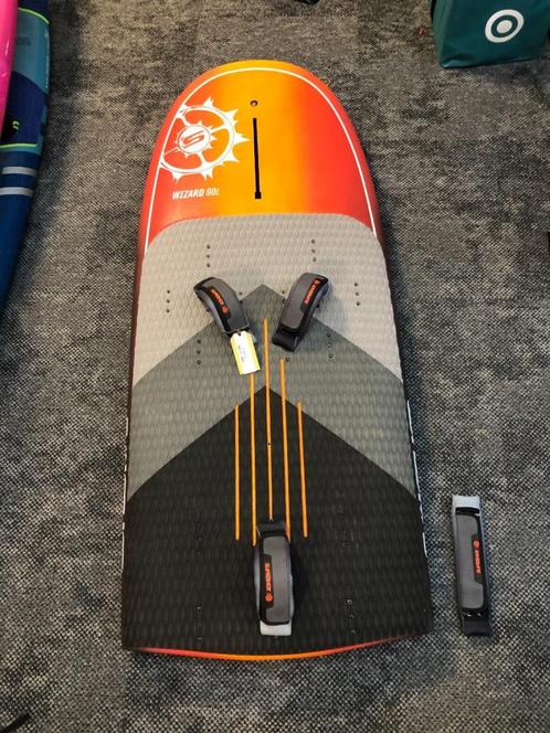 Slingshot Wizard V3 90L 2022, Watersport en Boten, Windsurfen