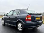 Opel Astra 1.6 8V 5D 2002, Auto's, Voorwielaandrijving, Zwart, 4 cilinders, Blauw