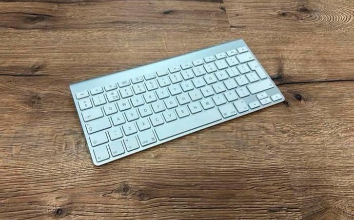 Apple Wireless Keyboard, Computers en Software, Toetsenborden, Zo goed als nieuw, Qwerty, Draadloos, Ophalen of Verzenden