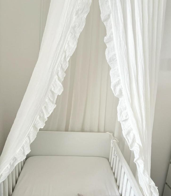 Baby wiegje met jollein vintage klamboe, Kinderen en Baby's, Kinderkamer | Bedden, Zo goed als nieuw, Minder dan 140 cm, Minder dan 70 cm