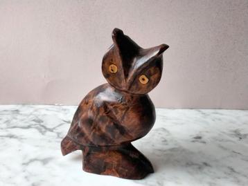 Vintage uiltje van mooi hout beschikbaar voor biedingen