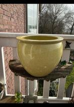 Hele grote bloempot. Porselein. 6,4 kilo. Gelig, lime groen., Rond, Binnen, Ophalen of Verzenden, Zo goed als nieuw