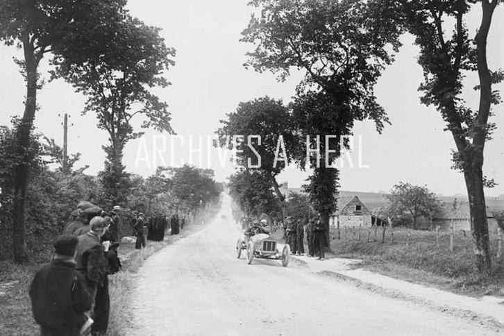 Demeester factory racer Vallee 1908 French  foto, Verzamelen, Automerken, Motoren en Formule 1, Nieuw, Auto's, Verzenden