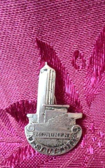 Speld / broche Afsluitdijk Monument. beschikbaar voor biedingen