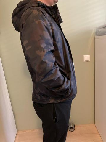 Jas heren legerprint maat M beschikbaar voor biedingen