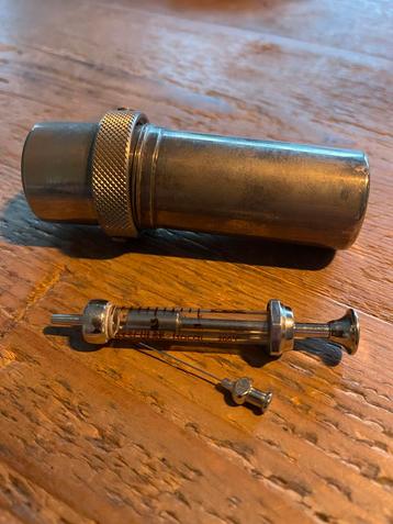 Antieke Esculap Record Injectiespuit met Koker beschikbaar voor biedingen