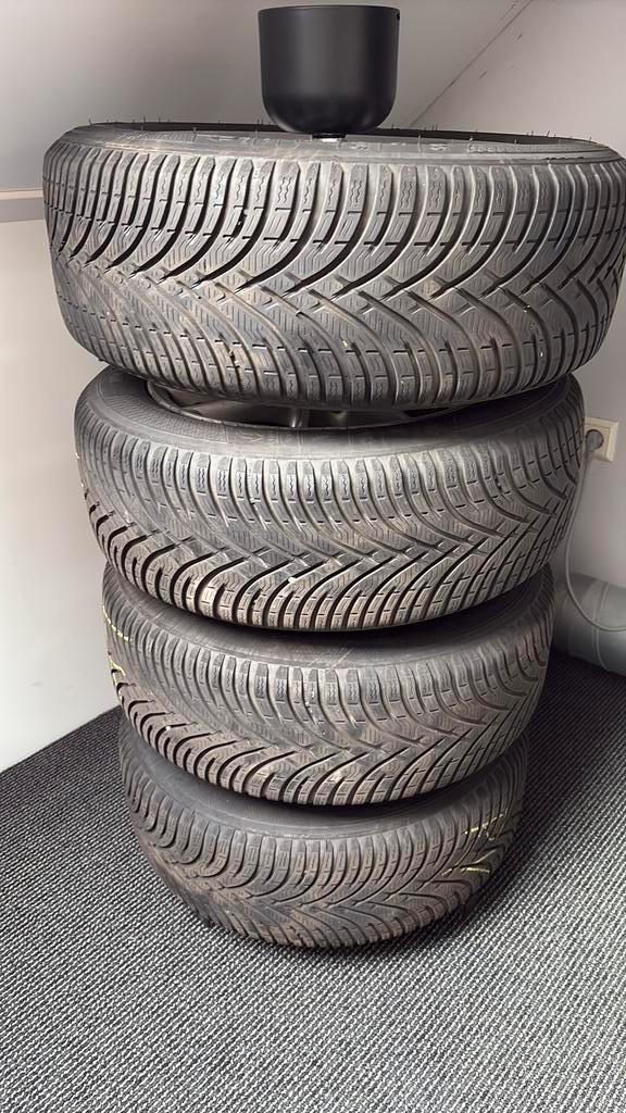 Z.g.a.n. winterbanden op aluminium velgen 205 55 R16, Auto-onderdelen, Banden en Velgen, Banden en Velgen, Winterbanden, 19 inch