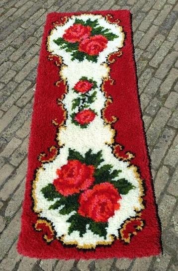 Origineel vintage smyrna loper tafelkleed rode roos 125x35 beschikbaar voor biedingen