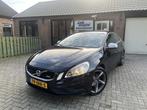 Volvo V60 1.6 T3 R-Design Automaat Trekhaak (bj 2013), Parkeersensor, Gebruikt, Zwart, 4 cilinders