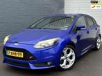Ford Focus 2.0 EcoBoost ST-2 250PK/RECARO/CRUISE/LMV/KEYLES, Zwart, 4 cilinders, Blauw, 14 km/l