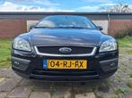 Ford Focus 2.0 107KW 5D 2005 Zwart Titanium Lederen stoelen, Auto's, Ford, Zwart, 4 cilinders, Bedrijf, Handgeschakeld