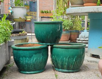 3 x vintage zeegroen geglazuurd aardewerken bloempotten beschikbaar voor biedingen