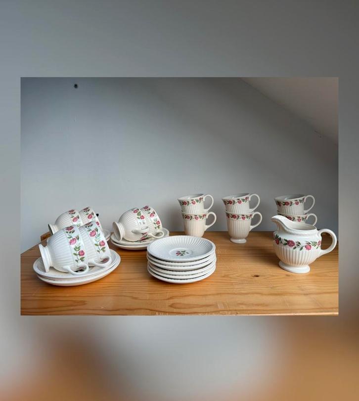 Wedgewood Edme Rosalind set, Huis en Inrichting, Keuken | Servies, Zo goed als nieuw, Overige typen, Wedgwood, Aardewerk, Ophalen of Verzenden