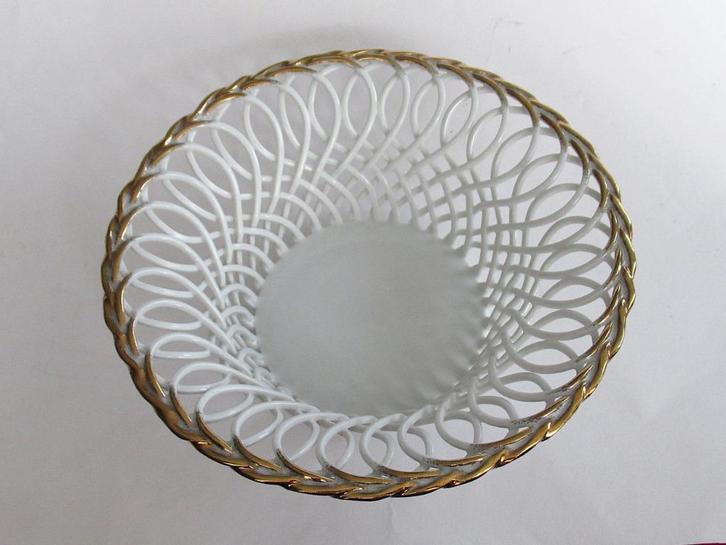 Open bewerkte ajour porseleinen schaal Regent Crown Romania., Antiek en Kunst, Antiek | Porselein, Ophalen of Verzenden