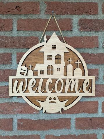 Houten Halloweenbord – Welkomstbord beschikbaar voor biedingen