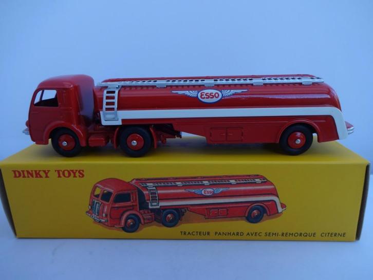 Panhard met tankoplegger rood ESSO nr: 32C van Dinky Toys, Hobby en Vrije tijd, Modelauto's | 1:50, Nieuw, Bus of Vrachtwagen