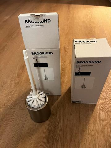 Twee IKEA brogrund toilet borstel houders beschikbaar voor biedingen