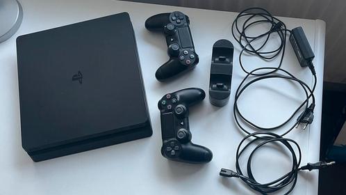 PlayStation 4 Slim 1TB + 2 Dualshock 4, Spelcomputers en Games, Spelcomputers | Sony PlayStation 4, Zo goed als nieuw, Slim, 1 TB