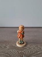 Hummel Beeldje Meisje met Mandje, Verzamelen, Ophalen of Verzenden, Gebruikt