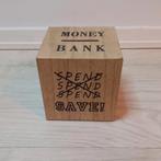 Z.G.A.N LEUKE SPAARPOT LEUK B.V ALS CADEAU MET GELD ERIN, Verzamelen, Spaarpotten, Ophalen of Verzenden, Zo goed als nieuw, Hout