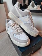 Nike air force 1 LV8 sneakers. 37.5 incl doos. Witte Nike, Wit, Nike, Ophalen of Verzenden, Sneakers of Gympen