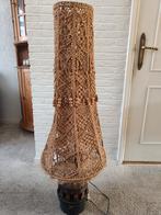 Zelf gemaakte Macrame lamp met verlichting, Huis en Inrichting, Lampen | Vloerlampen, Ophalen, Zo goed als nieuw, Minder dan 100 cm