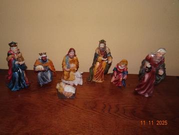 7 Delige Kerstgroep van kunststof met Kerststal beschikbaar voor biedingen