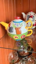 Verzameling leuke bonte theepotten 1 theepot met 2 aparte ko, Ophalen of Verzenden, Zo goed als nieuw, Overige typen