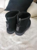 Nieuwe uggs maat 40/41, Nieuw, Lage of Enkellaarzen, Ophalen of Verzenden, Zwart